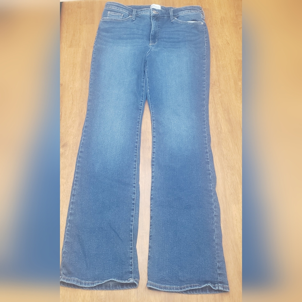 crown & ivy Blue Flare Women's Jeans Size 14 Stretch Distressed Stylish 34x31